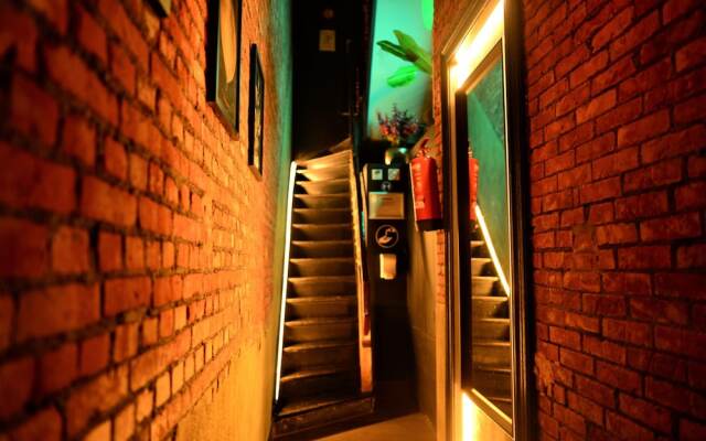 SLEEP INN ANTWERP - Flats & Suites