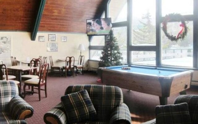 Snow Lake Lodge
