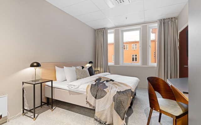 Enter St. Elisabeth Hotel