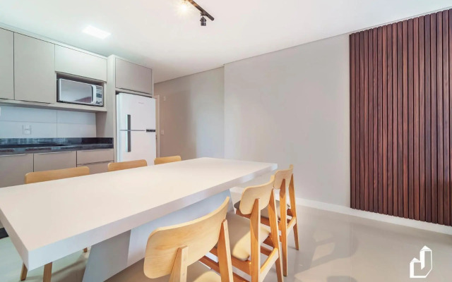 Apartamento com 02 dormitórios