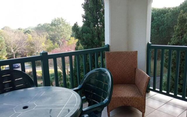 Studio Lumineux Idealement Situe (Golf Et Plage).