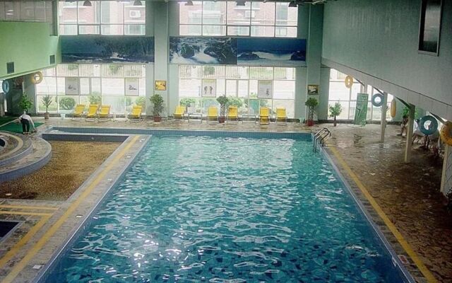 Jinan Shungeng Hillview Hotel