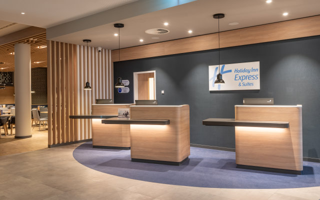 Holiday Inn Express and Suites Potsdam, an IHG Hotel