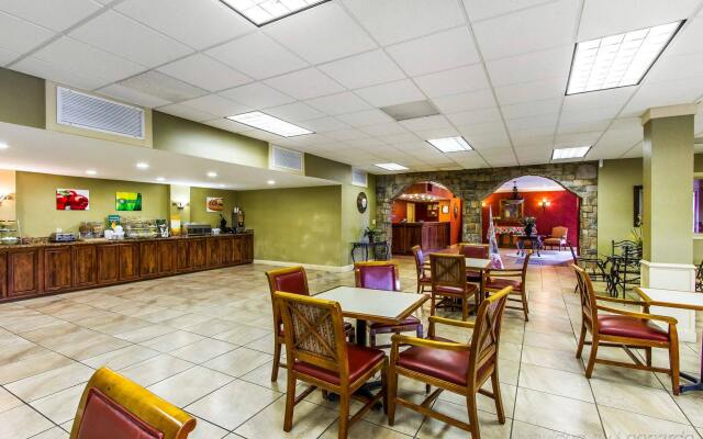 Motel 6 Opelika, AL