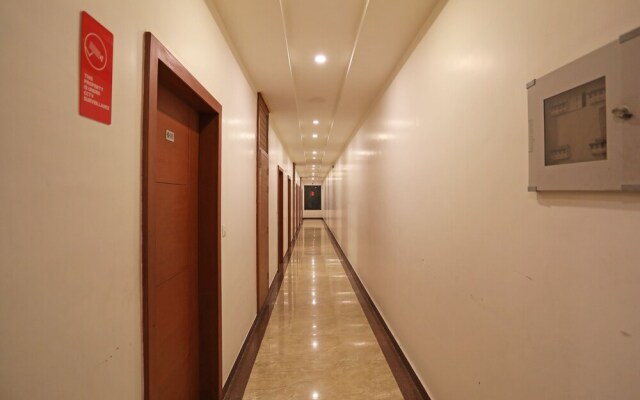 OYO 10343 Hotel Heera Foods