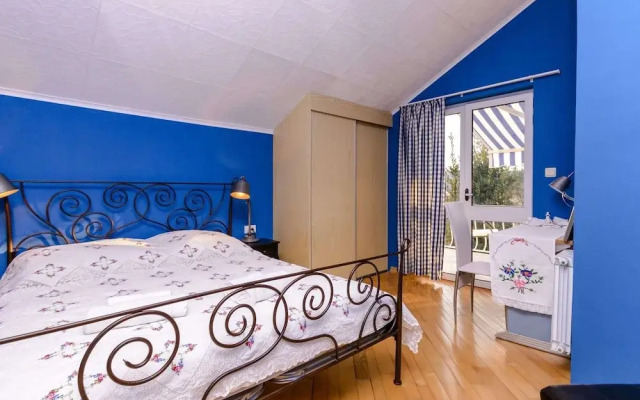 Villa Piano - Four Bedroom Villa With Terrace and Swimming Pool
