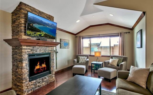 Conifer - 3 Br condo by RedAwning