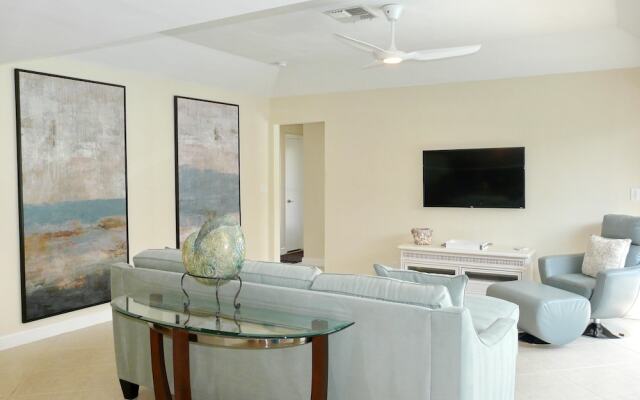 1107 Edington Place