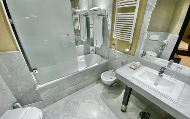 Art Palace Suites & Spa