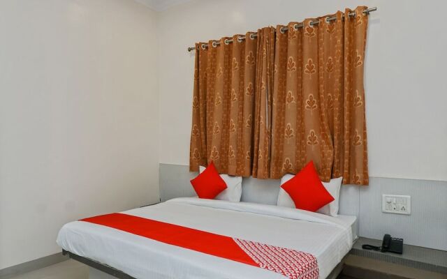 OYO 33421 JayShree Executive Restaurant & Lodge