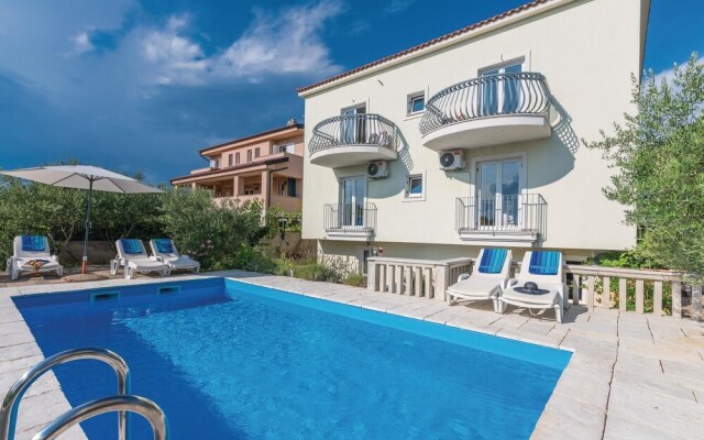 Amazing Home in Linardici With Wifi and 6 Bedrooms