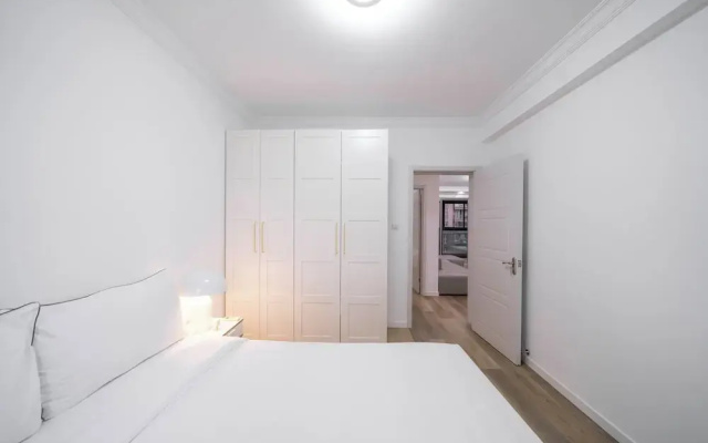 Tyms Elegant 4BR 2BA APT Changning