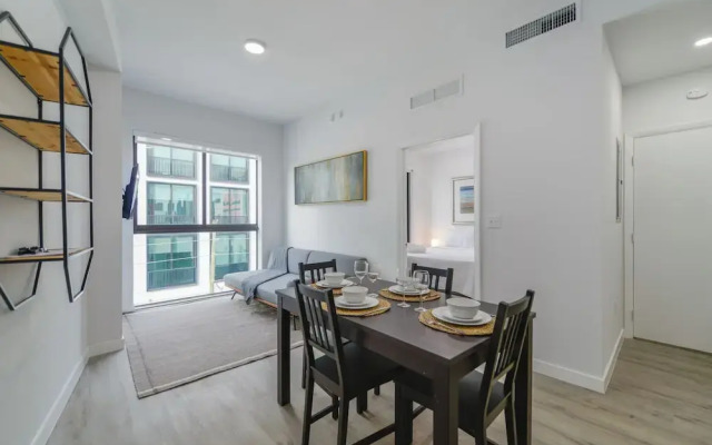 1BR Condo wRooftop Pool at Wynwood