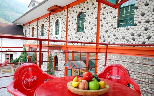 Donggang Village Caravan Pension