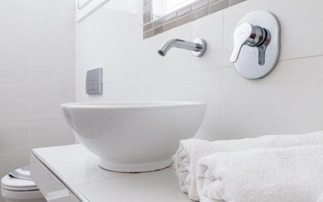 Avraki Rooms & Studios