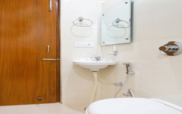 Hotel Kapoor Residency by OYO Rooms