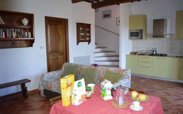 Apartment With Private Garden in Tuscany