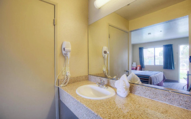 Good Nite Inn Fremont