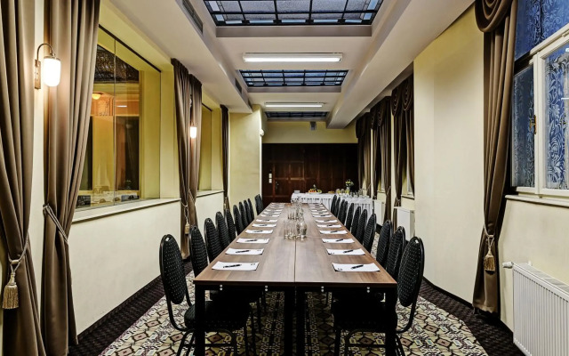 Grandezza Hotel Luxury Palace