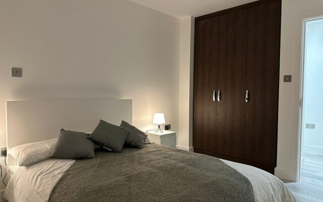 Kensington House by Solitaire Suites