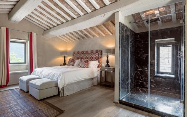 Luxury Villa Inside a Splendid Estate-villa Piuma