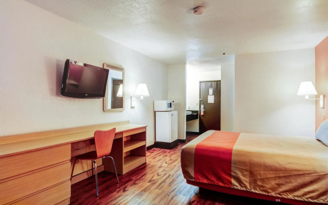 Motel 6 - Columbia