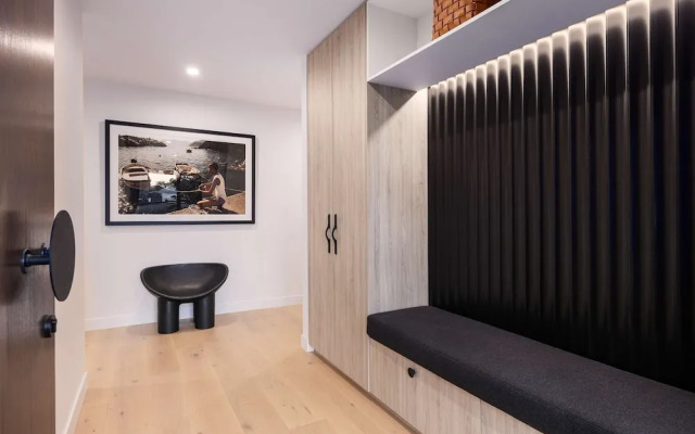 Midnight Sands Luxe Beachside Designer With Pool