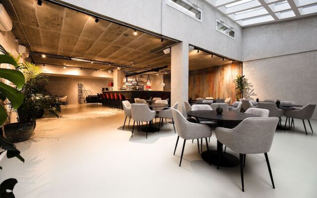 The Amberlyn Suite Hotel