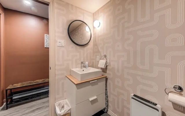 Quebec City 2 Bedroom Treasure