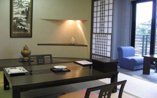 Fuji To Mizuumi No Yado Tagaogi