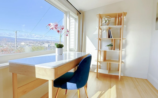 StayAU 2BR Home w/ Stunning Views in Tasmania