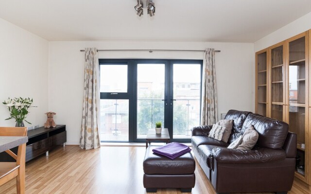 Fantastic 2BR Flat in East London