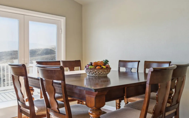 Elegant Escape 4 Bedroom Home by RedAwning