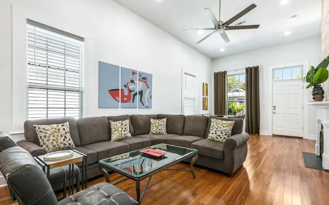 Spacious 5 Bedroom Near Magazine St & Uptown