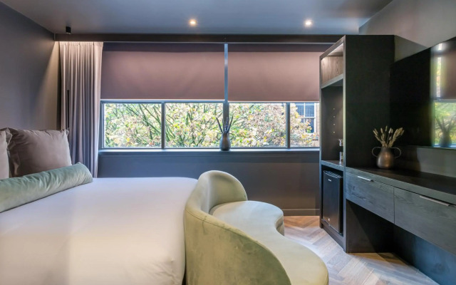 Velvet Hotel
