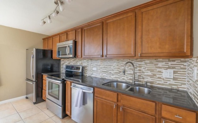 Waikiki Townhouse #1604