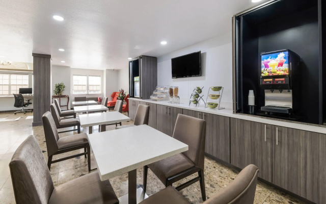 Quality Inn & Suites North Mesquite I-30