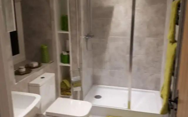 Bluebell House 5 Star Luxury 4 Bdrms and hot tub