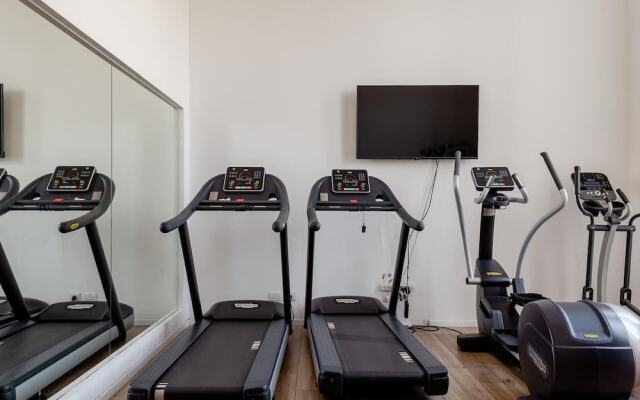 O-O Group -Luxury 3BR APT See View Tower