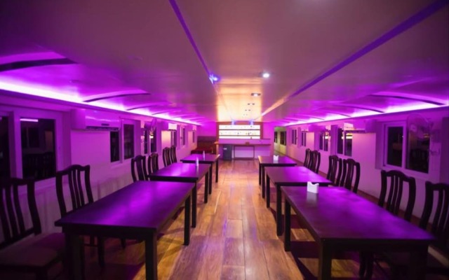 My Trip Houseboat
