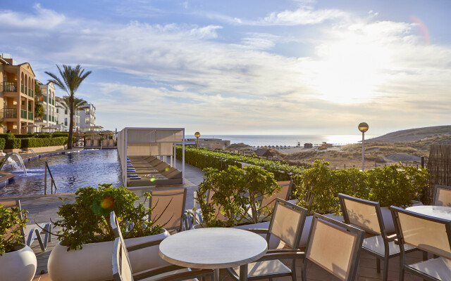 Zafiro Cala Mesquida Hotel