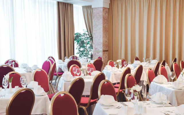 Premier Hotel Rus