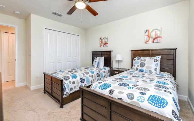 Romeo Circle Stoey Lake