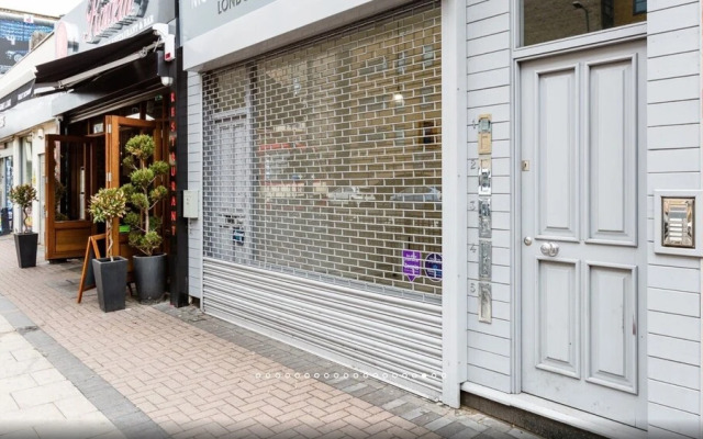 The Honeycomb Apartment