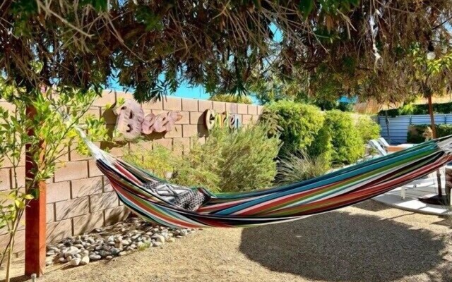 Mid Century Ranch - Private Resort-style Pool!