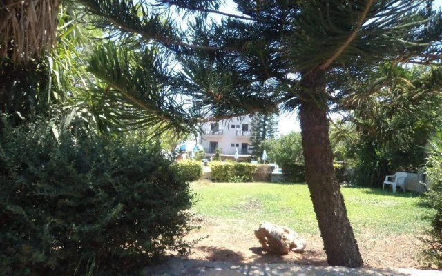 Eleni Apartments