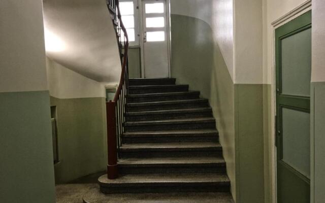 Small Studio Apartment nearby city centre