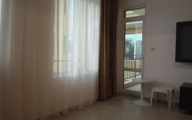Nicol Apartment in Hermes Complex