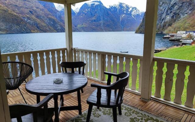 Visit Undredal