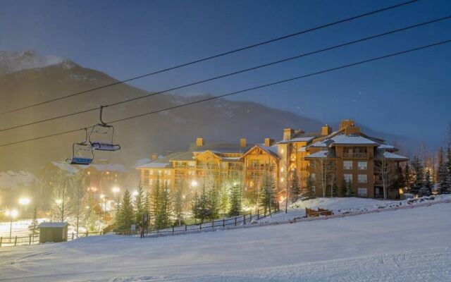 PENTHOUSE in the HEART of Panorama Village | TRUE Ski In/Out | Pools & Hot Tubs